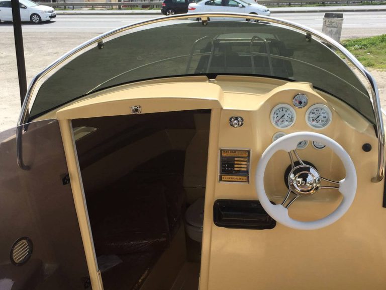 520CC Cabin Cruiser — 11
