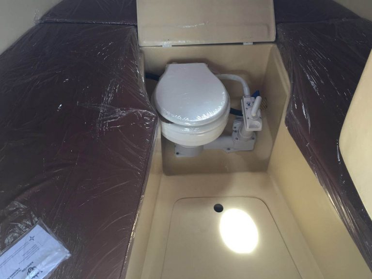 520CC Cabin Cruiser — 14