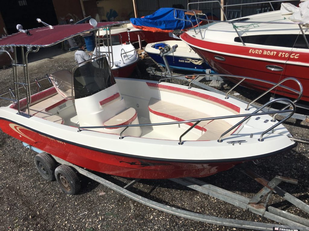 600 Center Console 2019 — 1