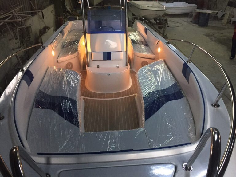 700C Center Console — 15