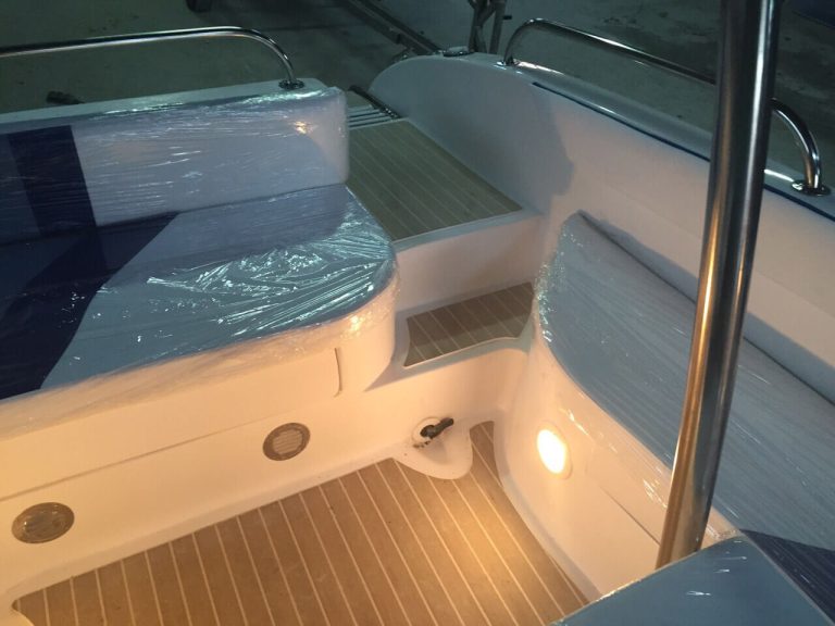 700C Center Console — 17