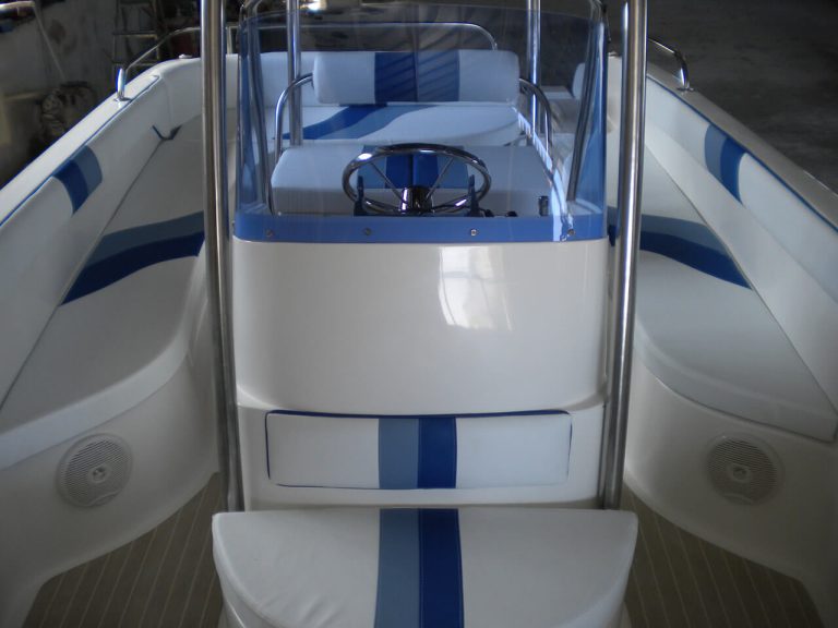 700C Center Console — 18